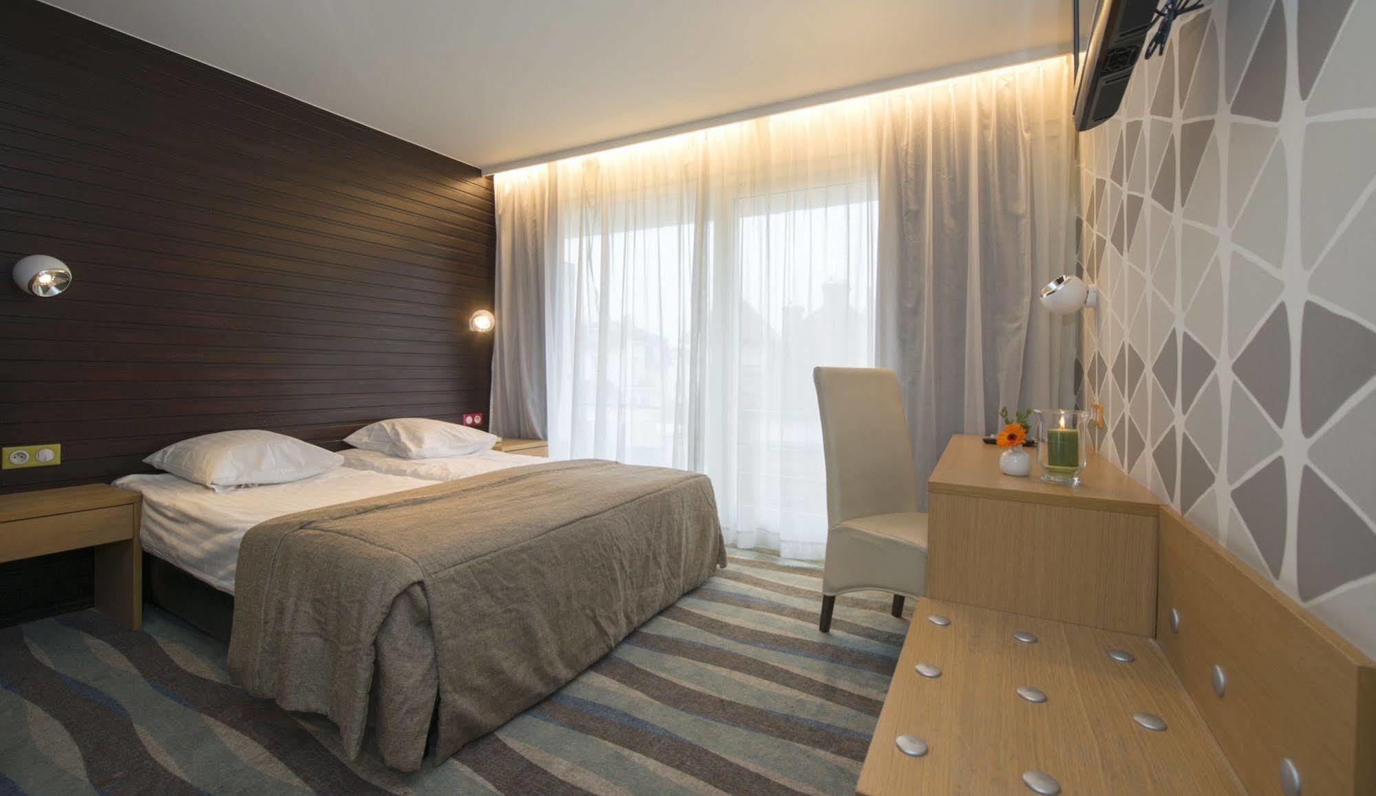 Hotel Maxim 드판 외부 사진